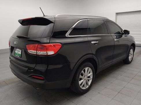 Used 2018 Kia Sorento FWD V6 image 9