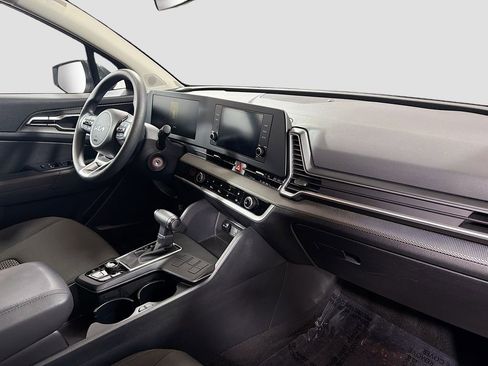 Used 2025 Kia Sportage LX image 28
