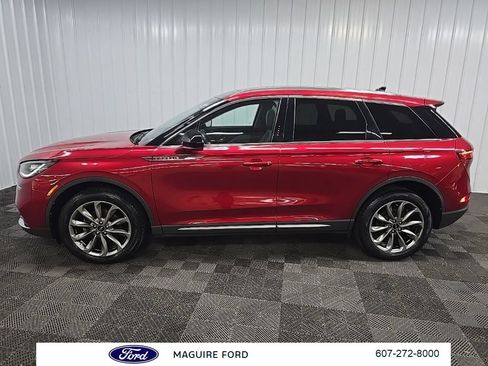 Used 2021 Lincoln Corsair AWD w/ Premium Package image 6