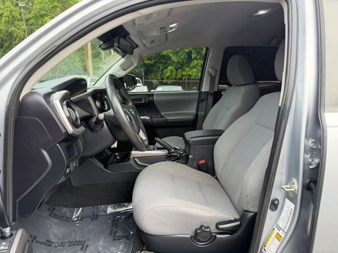 Used 2019 Toyota Tacoma SR5 RWD image 13