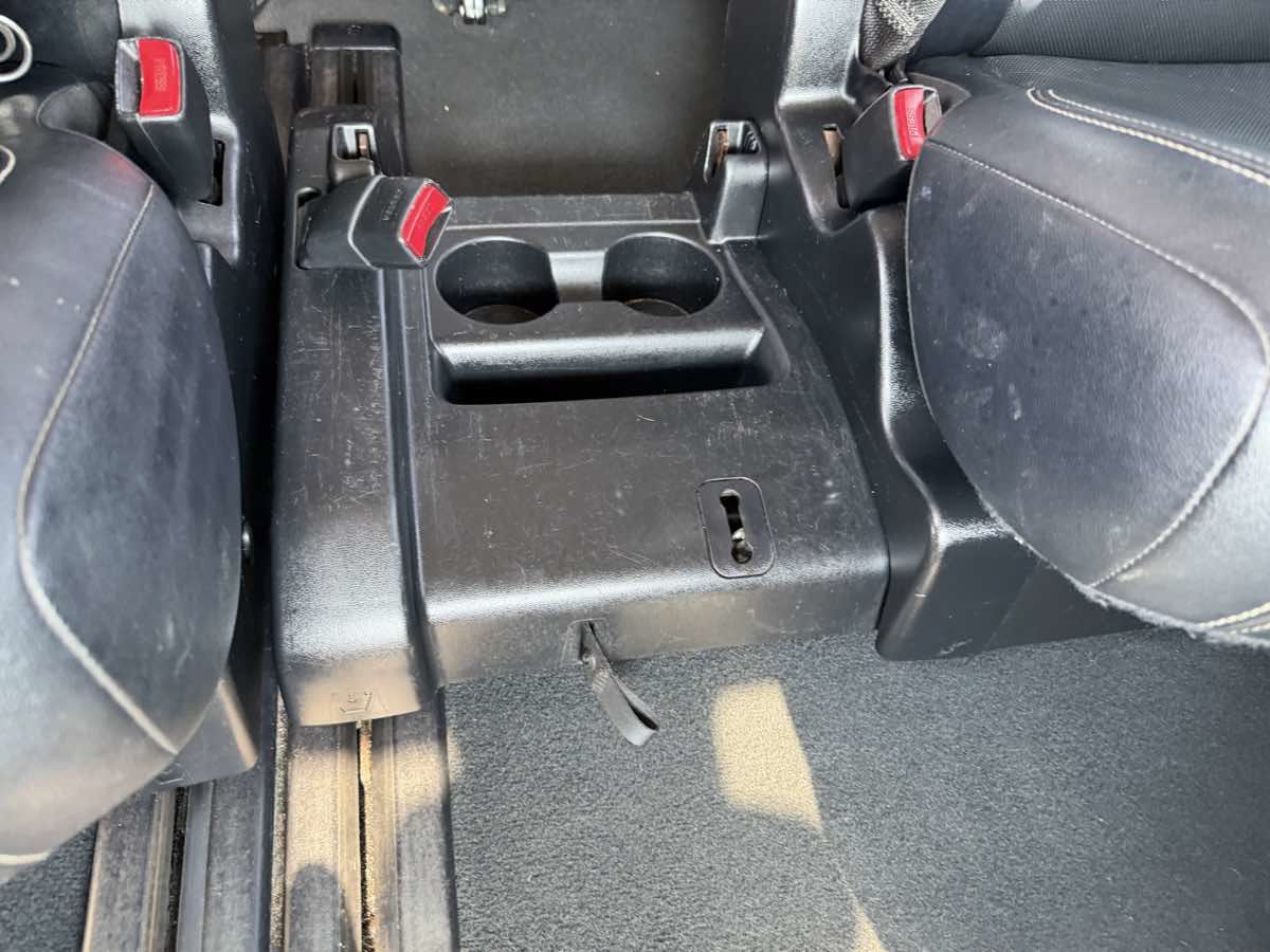 Used 2019 Toyota Sienna SE w/ Carpet Mat Package FWD image 37