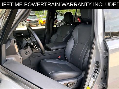 Used 2024 Lexus GX 550 w/ Accessory Package (Z1) image 28