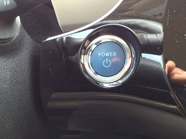 Used 2019 Toyota Prius LE FWD image 20