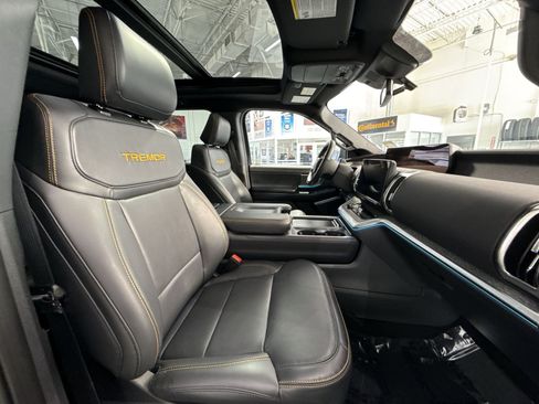 Used 2025 Ford Expedition Tremor AWD/4WD image 29