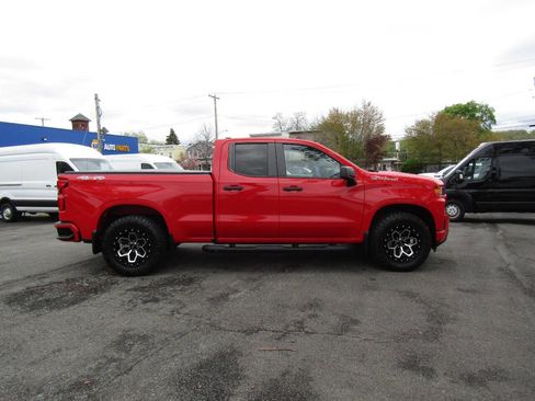 Used 2019 Chevrolet Silverado 1500 Custom w/ Custom Value Package AWD/4WD image 8