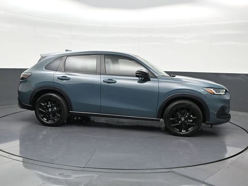 Used 2025 Honda HR-V Sport image 6