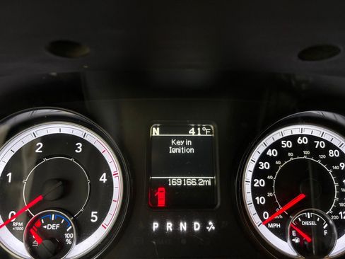 Used 2017 RAM 2500 SLT image 17