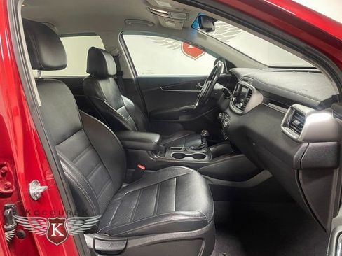Used 2017 Kia Sorento LX w/ LX Convenience Package image 23