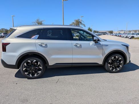New 2026 Kia Sorento EX FWD image 4
