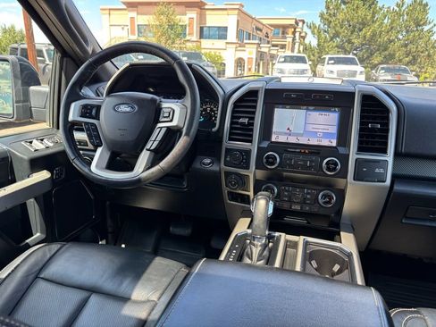 Used 2019 Ford F150 Lariat w/ Equipment Group 502A Luxury AWD/4WD image 19
