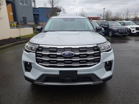 New 2026 Ford Explorer Active image 2