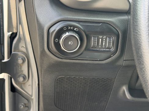Used 2018 Jeep Wrangler Unlimited Sport AWD/4WD image 25