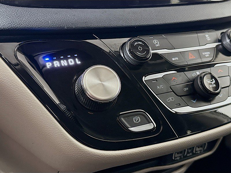 Used 2023 Chrysler Voyager LX FWD image 17