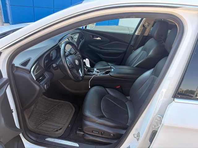 Used 2018 Buick Envision Essence FWD image 12