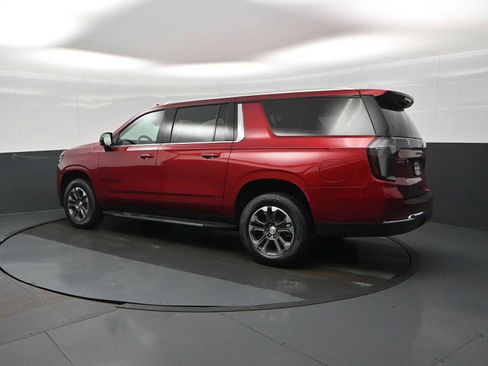New 2026 Chevrolet Suburban LT w/ Comfort Package image 6