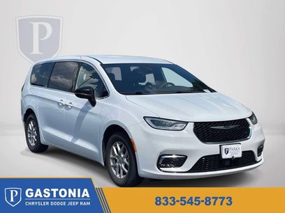 Certified 2025 Chrysler Pacifica Select