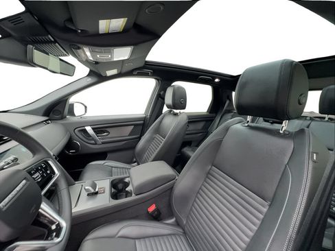 Used 2025 Land Rover Discovery Sport Dynamic SE AWD/4WD image 18