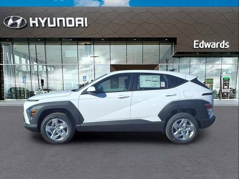 New 2026 Hyundai Kona SE image 3