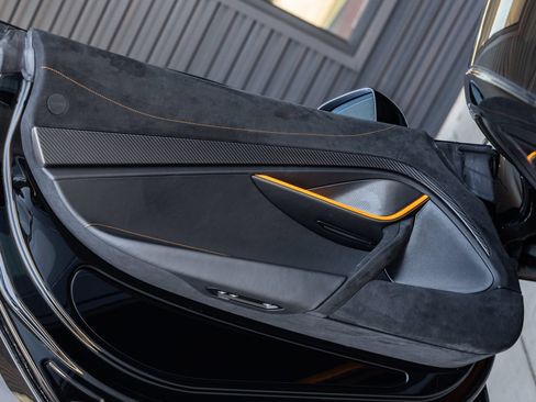Used 2024 McLaren 750S Spider RWD image 20