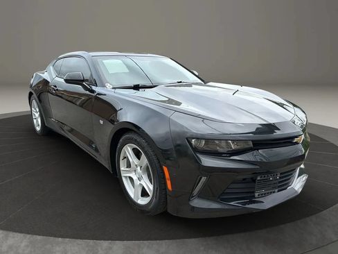 Used 2017 Chevrolet Camaro LS RWD image 3