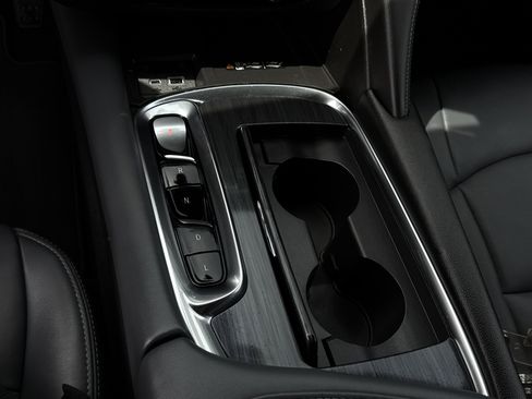 Used 2024 Buick Enclave Premium image 20