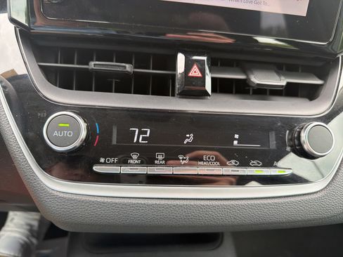 Used 2024 Toyota Corolla LE FWD image 15