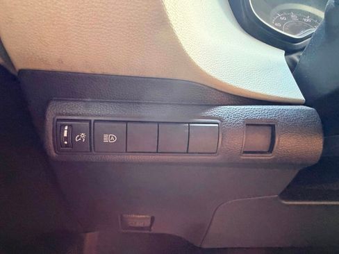 Used 2021 Toyota Corolla LE FWD image 19