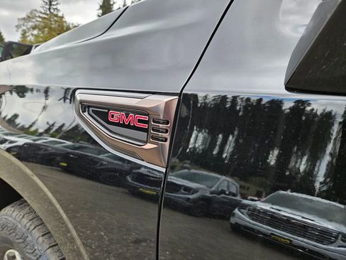 New 2026 GMC Yukon AT4 Ultimate AWD/4WD image 10