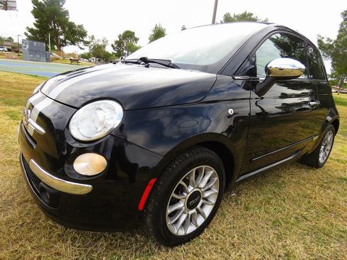 Used 2013 FIAT 500 Lounge FWD image 2