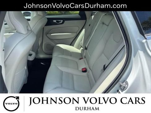 Used 2023 Volvo XC60 B5 Plus w/ Climate Package AWD/4WD image 9