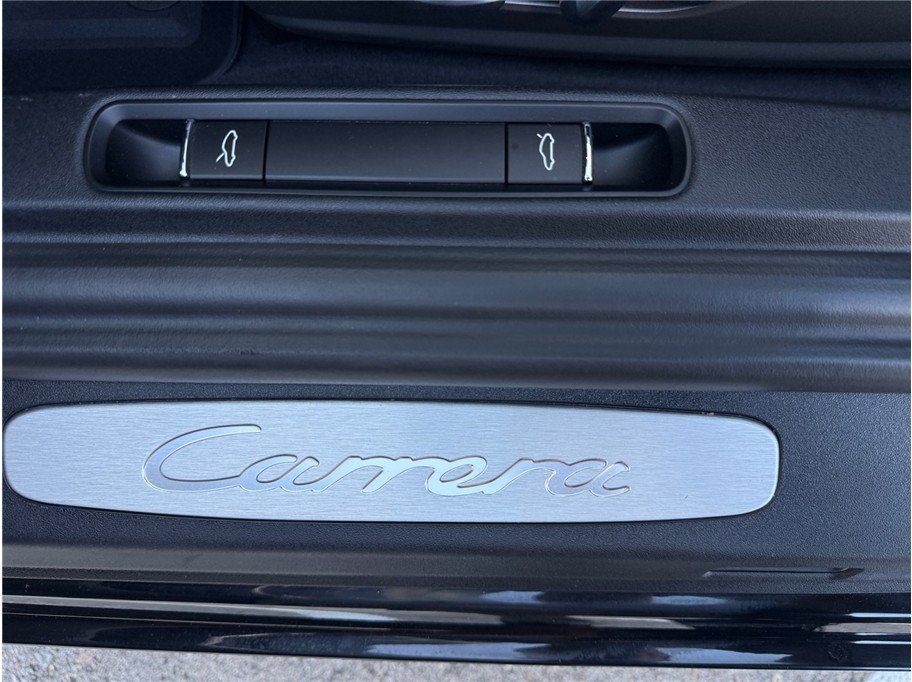 Used 2017 Porsche 911 Carrera RWD image 32