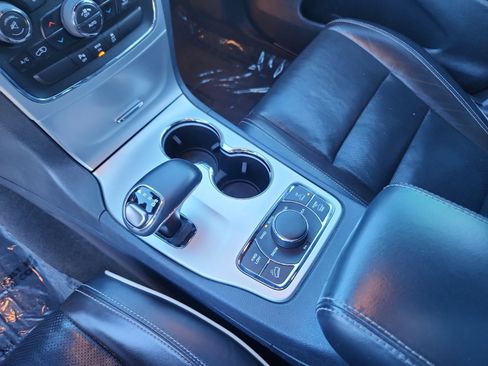 Used 2014 Jeep Grand Cherokee Overland image 16