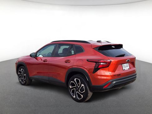 Used 2024 Chevrolet Trax RS w/ Sunroof Package image 4