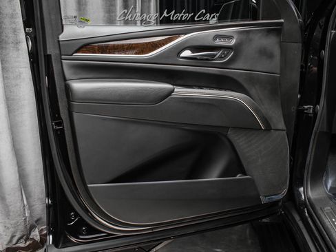Used 2021 Cadillac Escalade Sport Platinum w/ LPO, ONYX Package AWD/4WD image 39