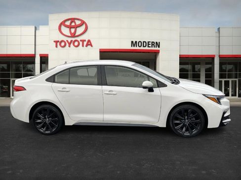 Used 2024 Toyota Corolla SE image 4