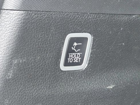 Used 2024 Jeep Wagoneer L Series II w/ Flexible Seating Group AWD/4WD image 19