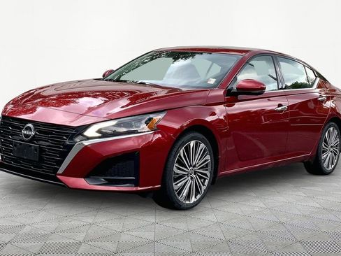 Used 2024 Nissan Altima 2.5 SL AWD/4WD image 3