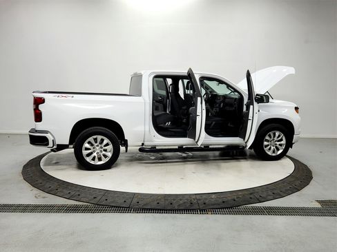 Used 2024 Chevrolet Silverado 1500 Custom image 16