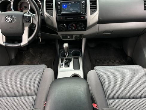 Used 2015 Toyota Tacoma PreRunner RWD image 4