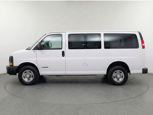 Used 2025 Chevrolet Express 3500 LT w/ LT Preferred Equipment Group image 5