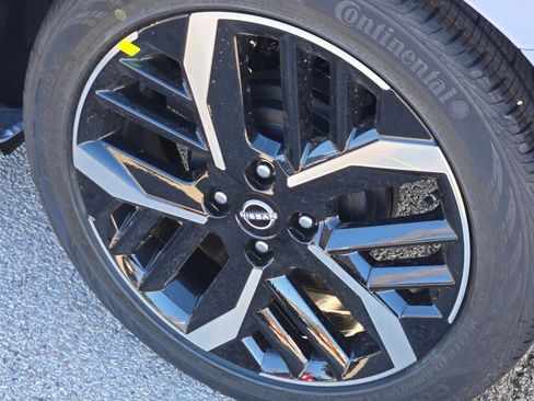 Used 2025 Nissan Versa SR w/ Trunk Package image 16