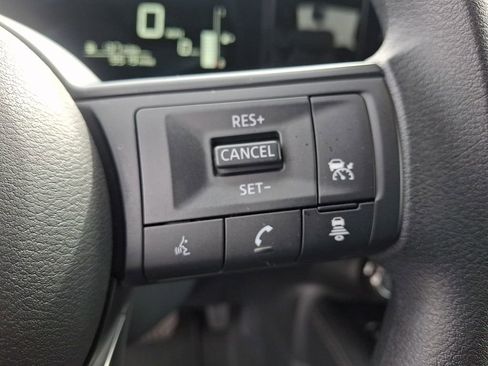 Certified 2025 Nissan Kicks SV image 21