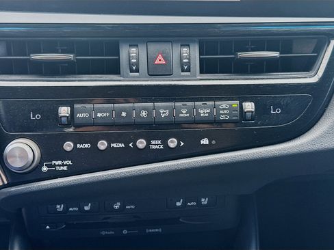 Used 2022 Lexus ES 350 w/ Premium Package FWD image 14