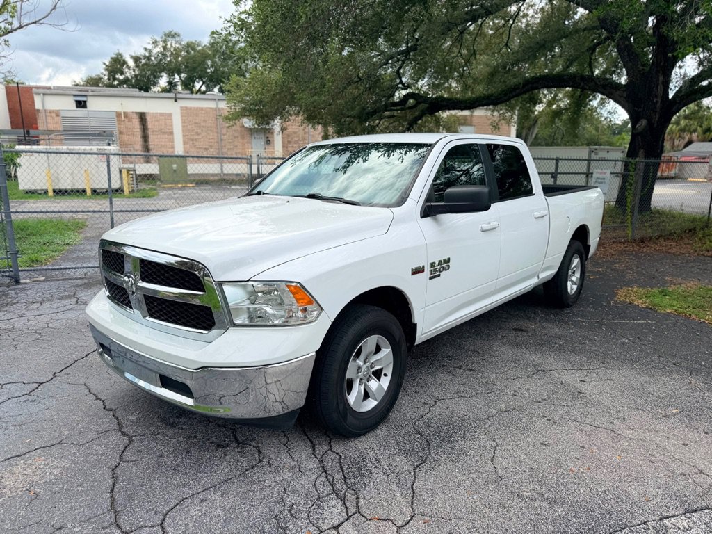 Used 2020 RAM 1500 Classic SLT AWD/4WD image 3