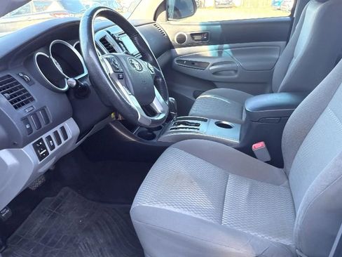 Used 2015 Toyota Tacoma PreRunner w/ SR5 Package image 20