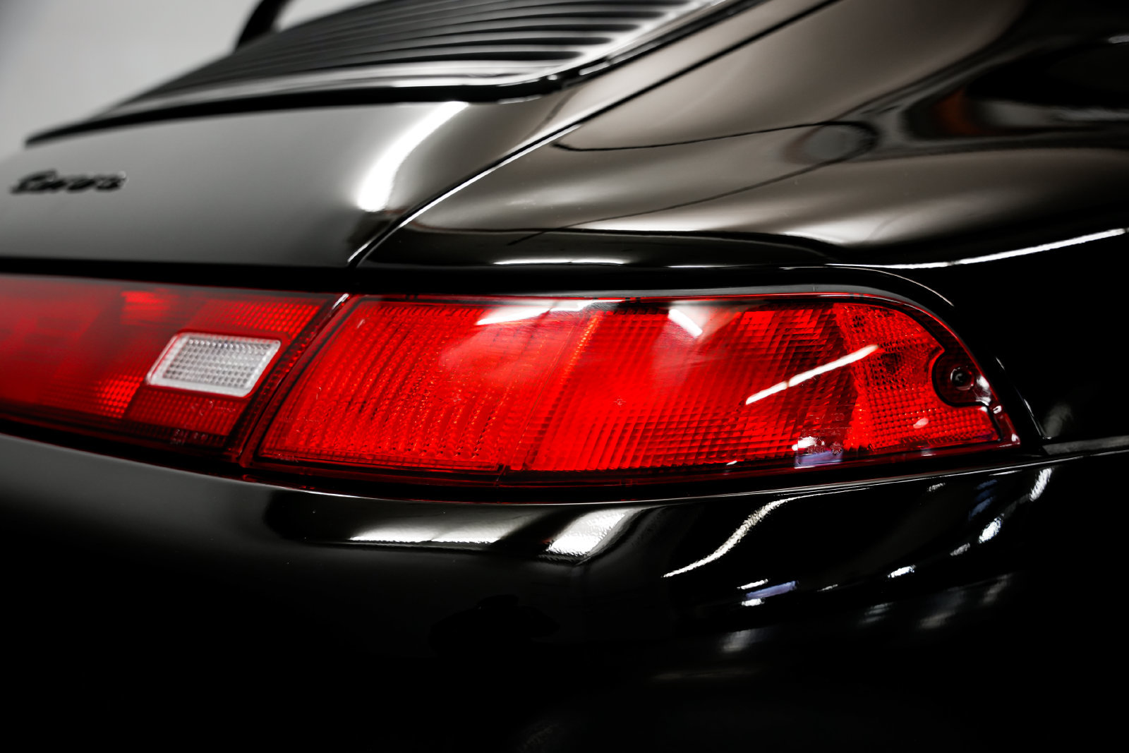 Used 1995 Porsche 911 Carrera RWD image 37
