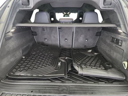 Used 2024 BMW iX xDrive50 w/ Premium Package image 31