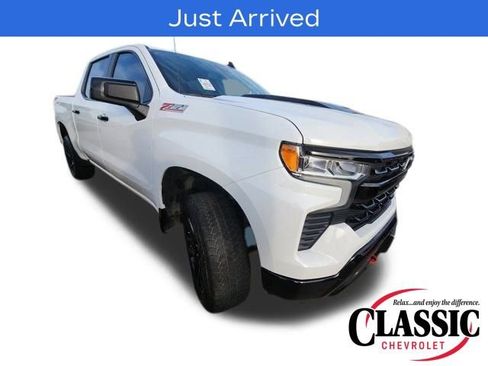 Used 2025 Chevrolet Silverado 1500 LT Trail Boss w/ Convenience Package II image 1