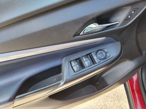 Used 2022 Chevrolet Bolt EUV LT w/ Convenience Package image 22