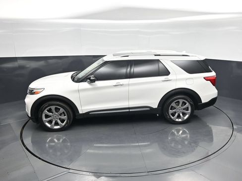 Used 2020 Ford Explorer Platinum w/ Premium Technology Package AWD/4WD image 47